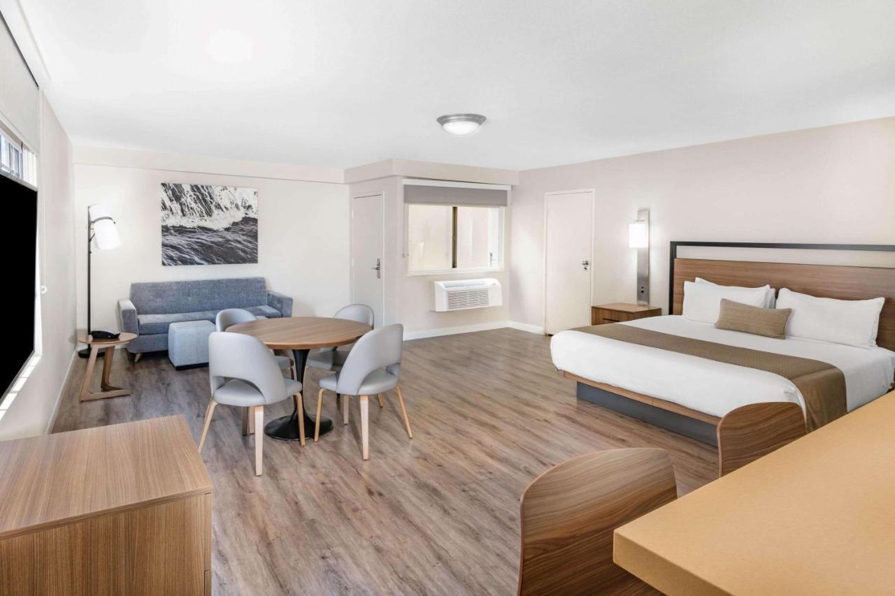 Wyndham Garden San Diego Exterior photo