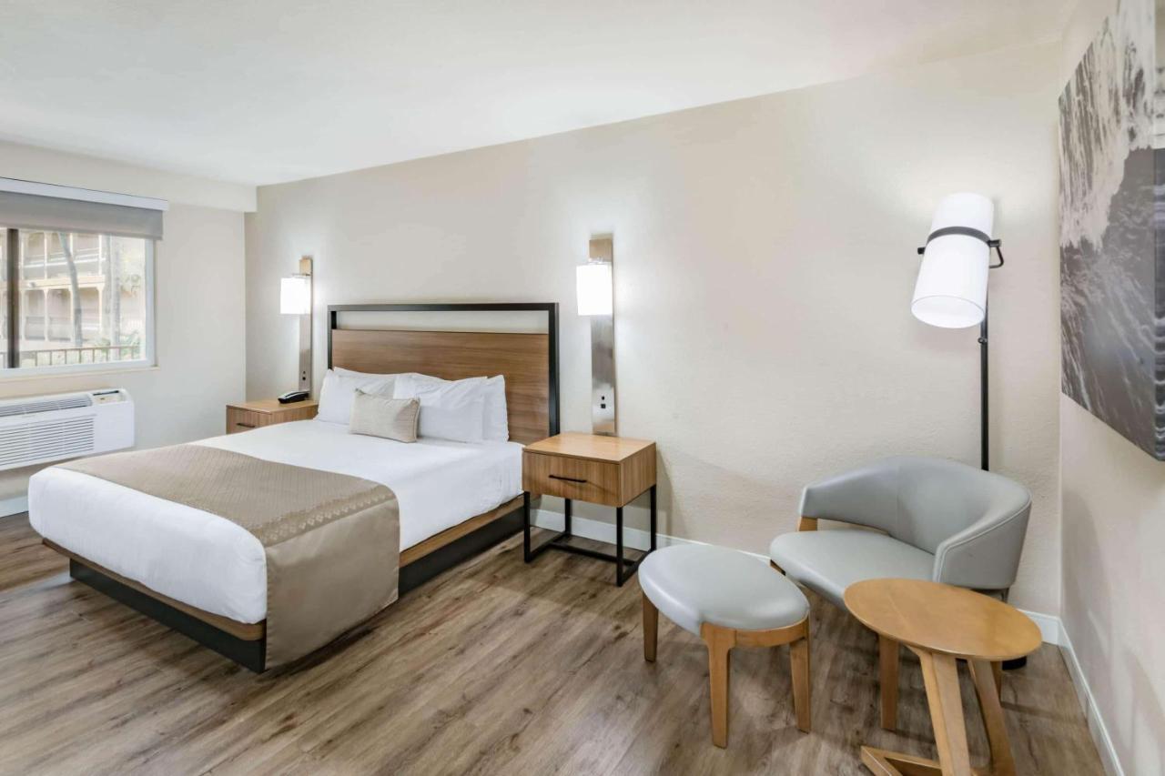 Wyndham Garden San Diego Exterior photo